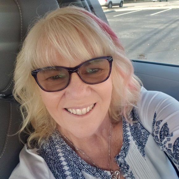 Meet your Posher, Joydianne - Picture 1 of 1